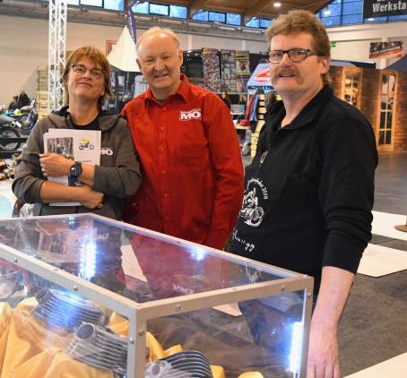 messe friedrichshafen besucher am stand